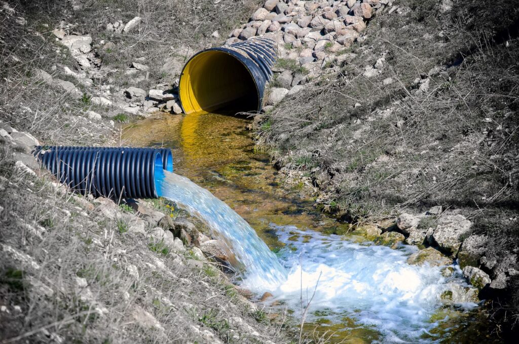 Los procesos pasivos para tratar aguas residuales que podrían revolucionar la gestión del agua