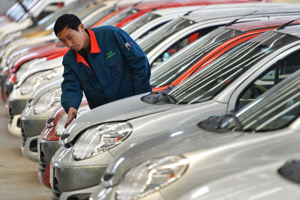 China avisa de las consecuencias de los aranceles de la UE para sus coches eléctricos