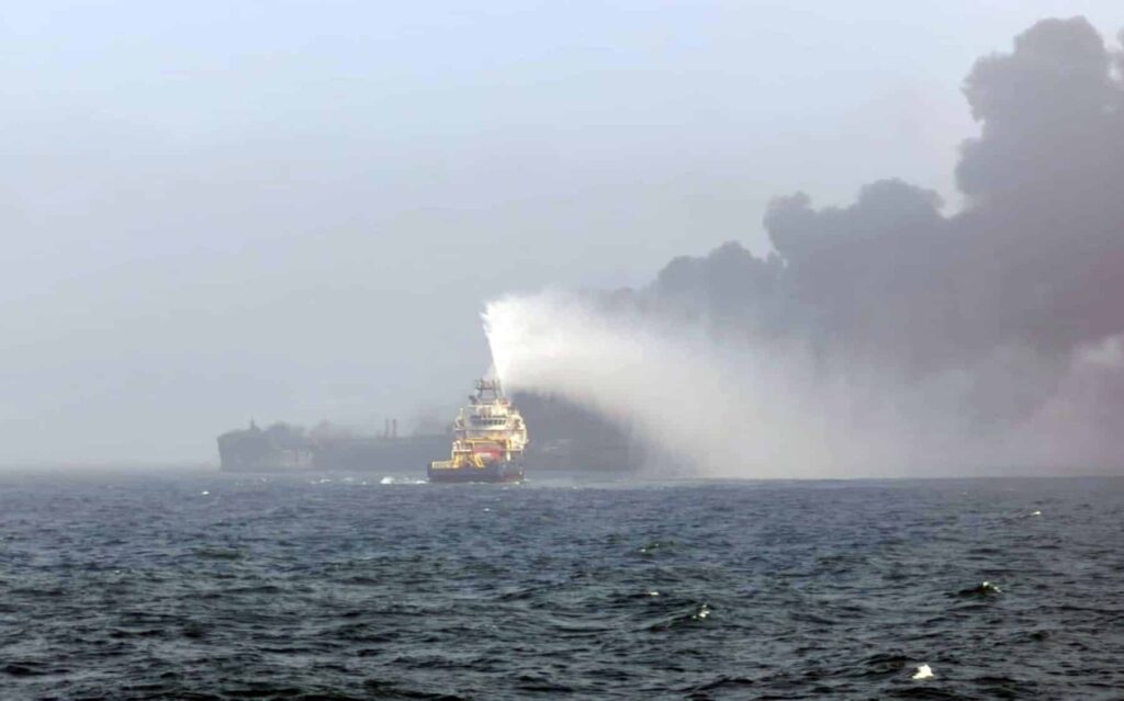 Choca un petrolero con un carguero en el mar del Norte y la contaminación del medio ambiente es casi segura