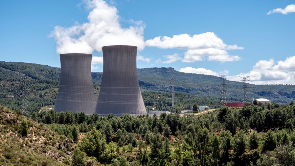 Hay que cerrar Almaraz y las demás centrales nucleares de España y apostar por las renovables