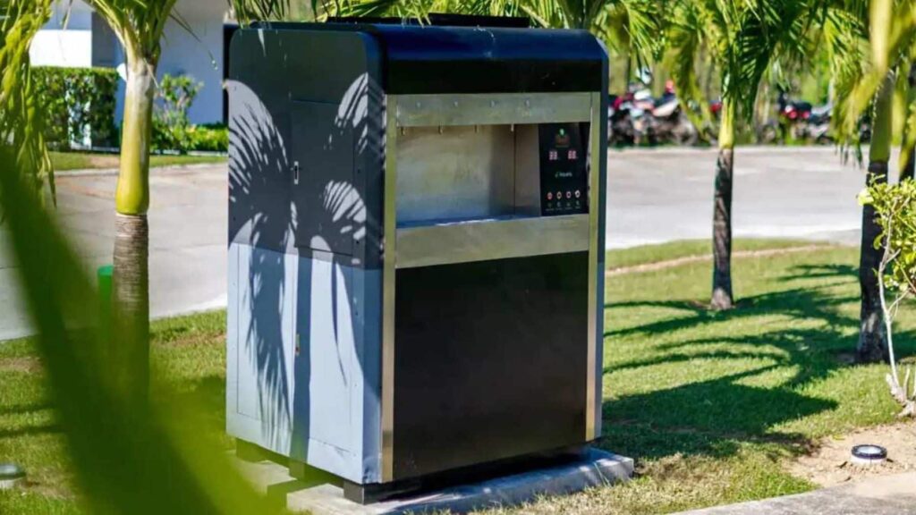 500 litros de agua solo con luz del Sol: Este cubo es el fin de la sequía