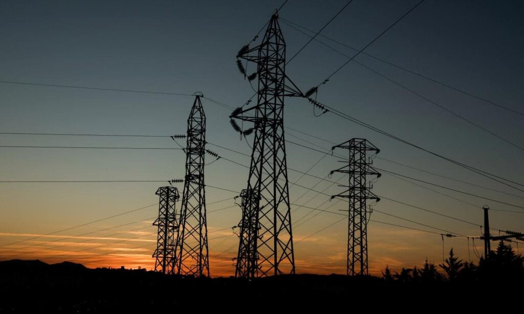Sara Aagesen: culpar a las energías renovables del ‘apagón’ es una irresponsabilidad