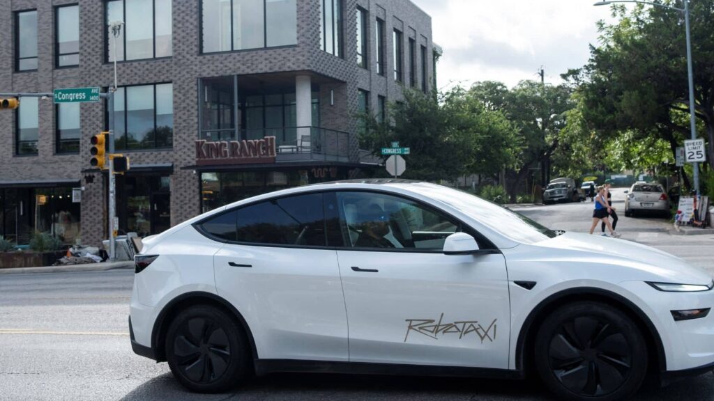 Los robotaxis de Tesla: Nada de robot, todo de taxi