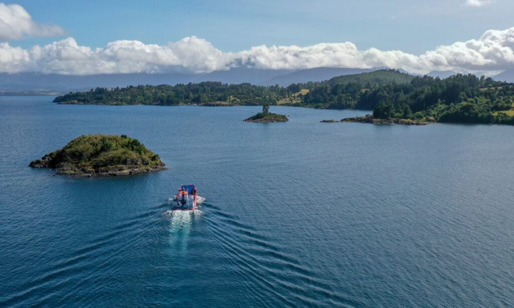Navegar el lago Ranco y sus alrededores: los atractivos lacustres que no te puedes perder