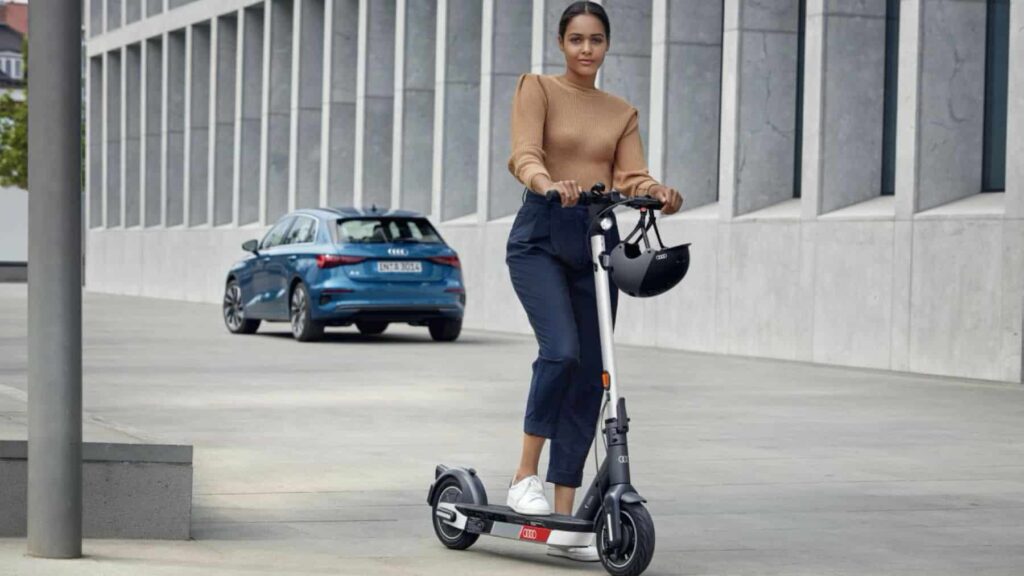 Ya no solo será obligatorio llevar casco en España: Ahora tendrás que pagar y no es todo…