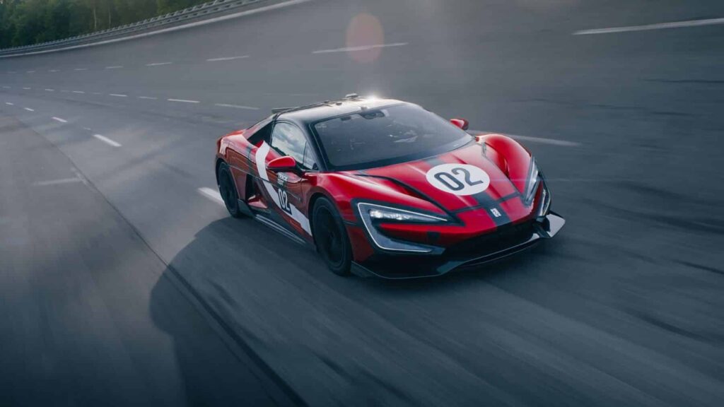 China liberó a su monstruo eléctrico: Destrozó a Bugatti y ahora es el coche más rápido del mundo