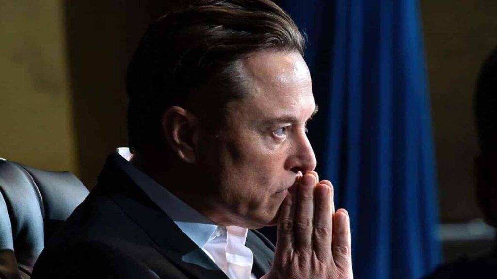 Elon Musk sin trucos mientras el barco de Tesla se hunde: Y en Europa se alza un nuevo rey