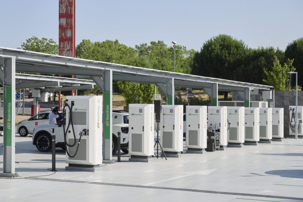 Iberdrola ya dispone de 10000 puntos de recarga para el ‘coche eléctrico’, con energía 100 por cien renovable