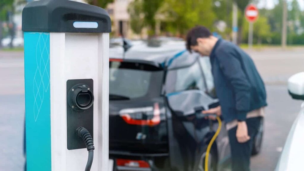 La venta de ‘coches eléctricos’ se duplica el último año en España