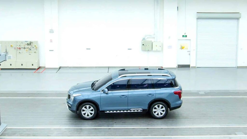 Las baterías de coches eléctricos son un riesgo por incendios: En China quieren reducirlo, escupiéndolas