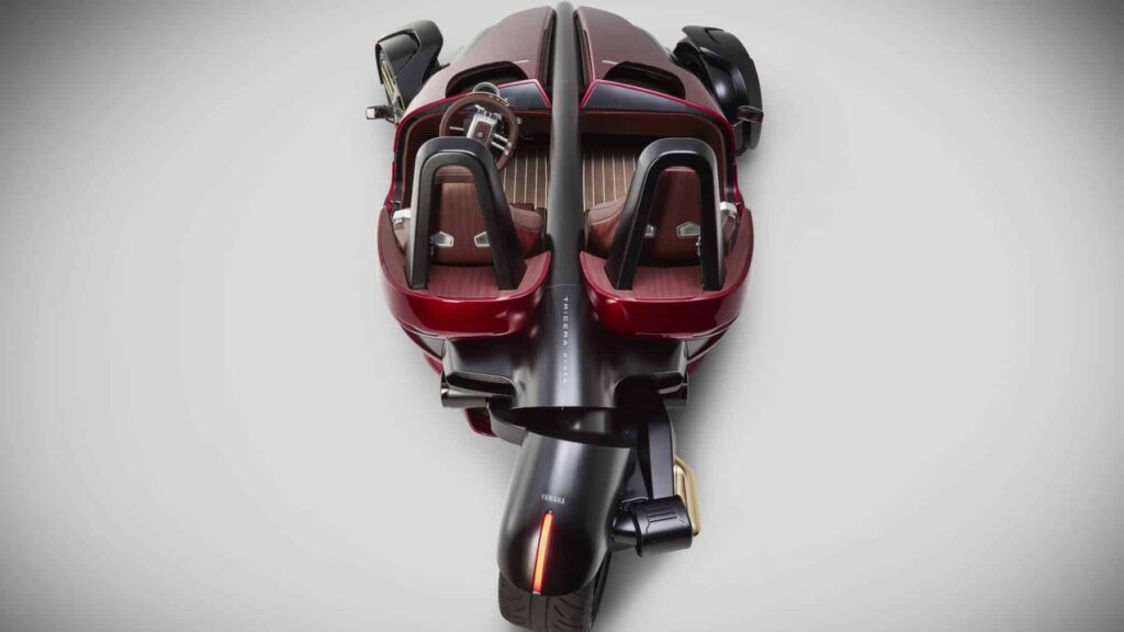 Las motos son demasiado simples para Asia: Por eso crearon un «triciclo» impulsado por electrones