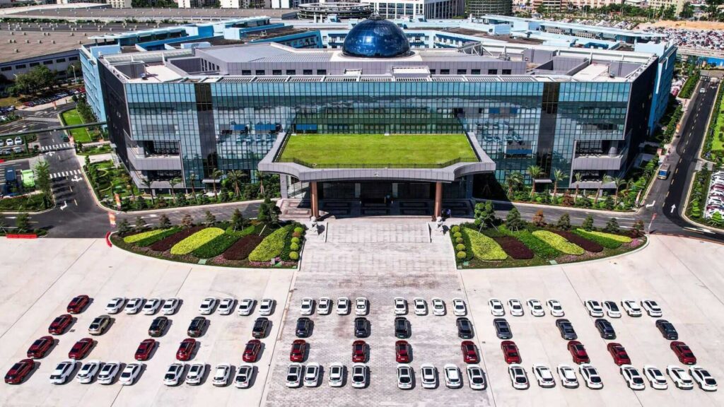 No es una simple compañía, es un proyecto masivo: Casi un millón de empleados por todo el mundo