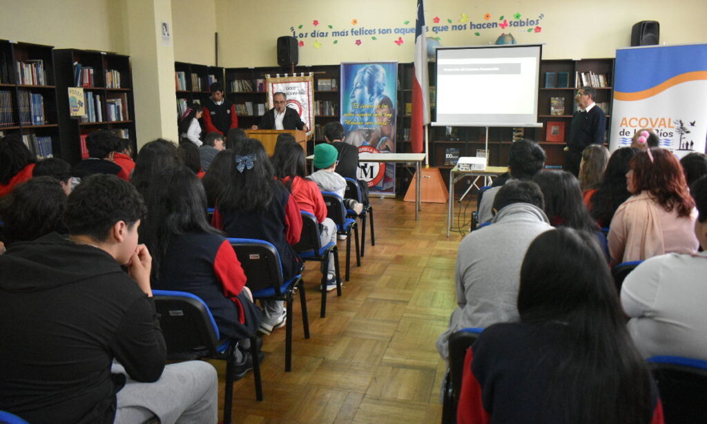Promoviendo el consumo responsable: Acoval de Los Ríos participa de seminario en Temuco