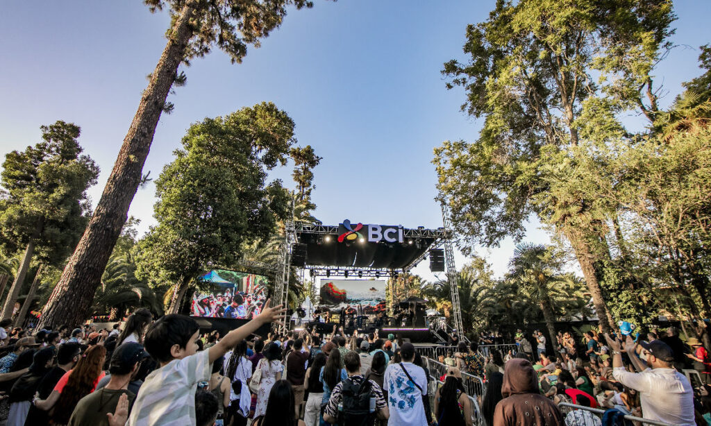 Festival Ladera Sur 2025 convoca a 18 mil personas y premia a legendaria oceanógrafa Sylvia Earle