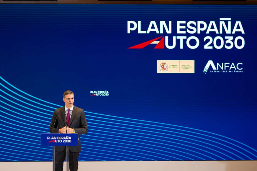 Sánchez impulsa el Plan España Auto 2030 para acelerar, por fin, el coche eléctrico español y asequible