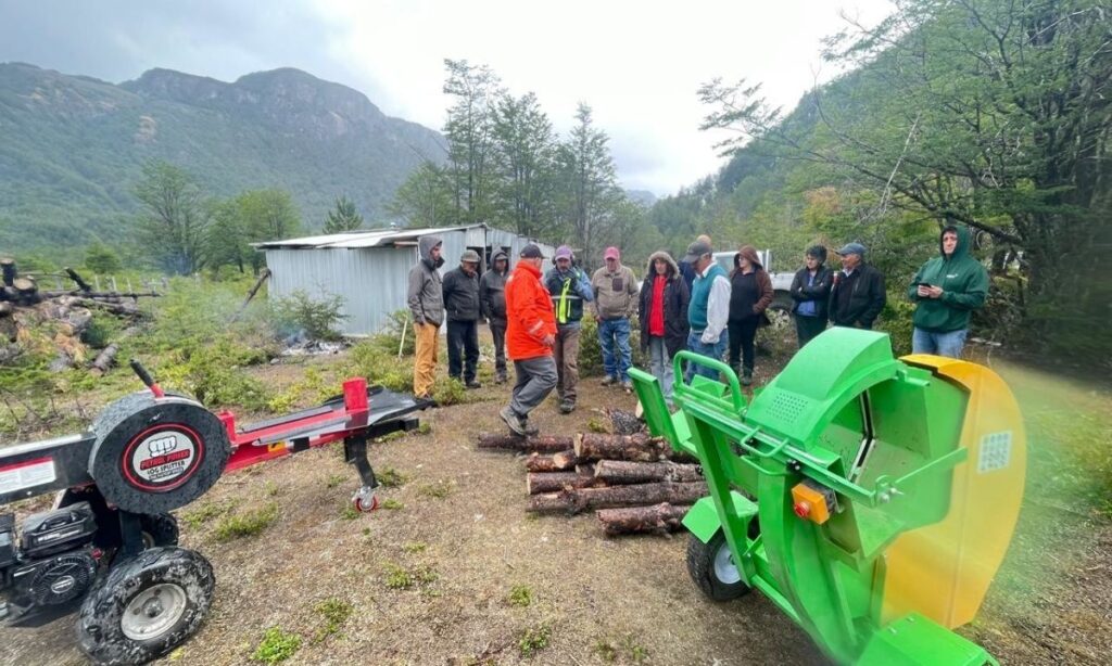 Conaf Aysén realizó jornada para fortalecer el manejo sustentable del bosque