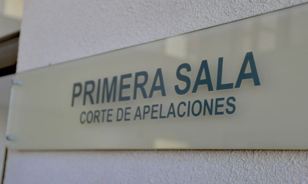 Corte de Coyhaique confirma multa a salmonera por vertimiento de desechos en centro de cultivo