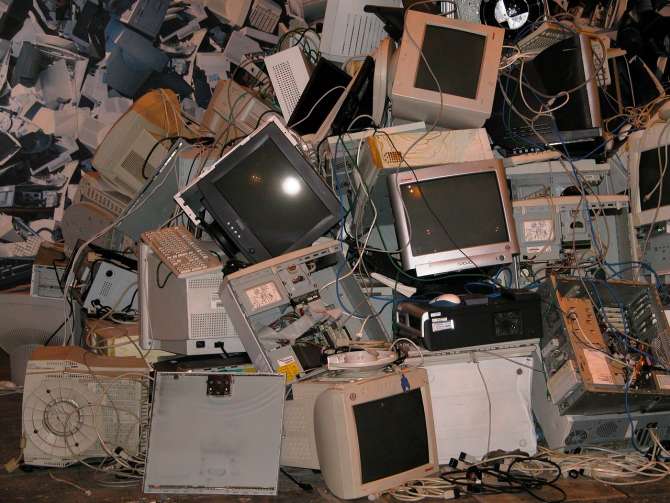Obsolescencia tecnológica programada: cómo la industria acorta la vida de nuestros dispositivos
