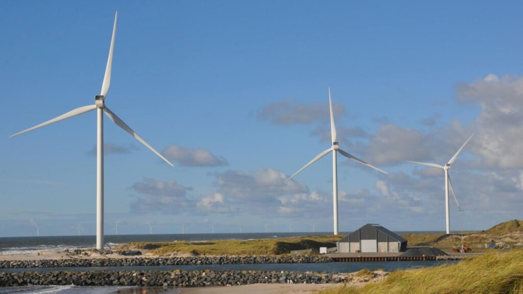 La Xunta presiona para acelerar las subastas de eólica marina en Galicia
