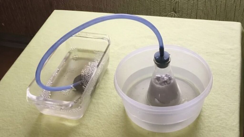 Científicos de Australia mezclan galio con luz solar y convierten el agua de mar en el combustible del futuro