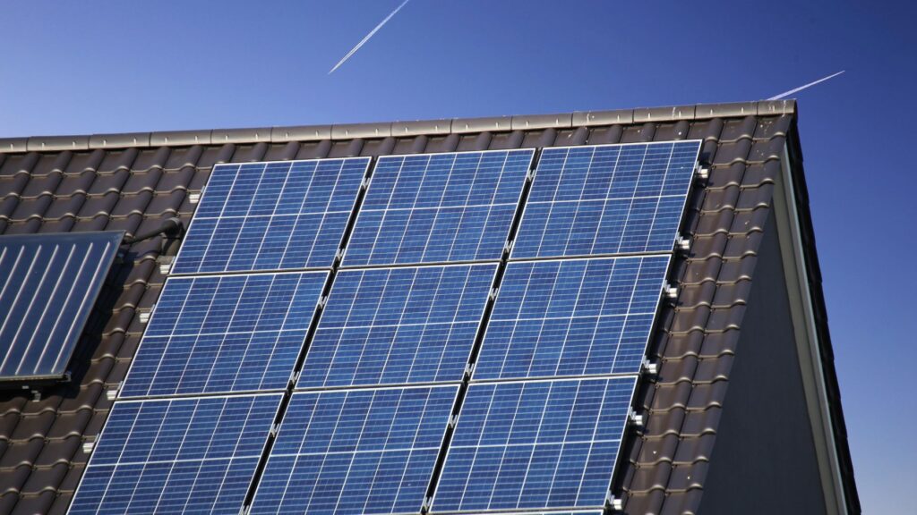 El secreto de las baterías de este propietario para no volver a pagar ni un euro de luz en su vida