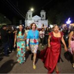 Desfile internacional de moda circular reúne en Pica a diseñadores de tres países y a Ágatha Ruiz de la Prada
