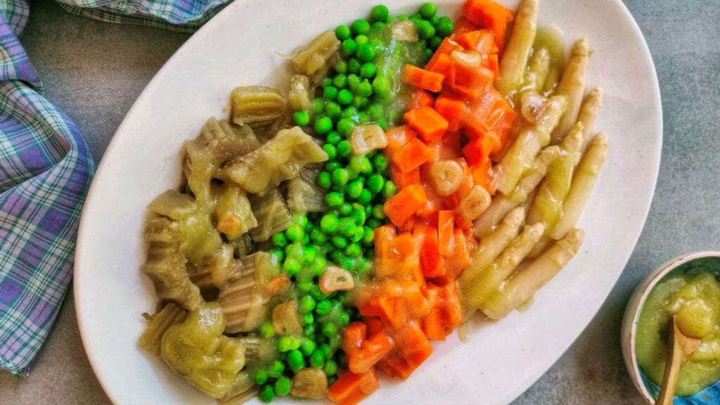 La menestra ecológica de temporada triunfa por sabor y salud con verduras frescas