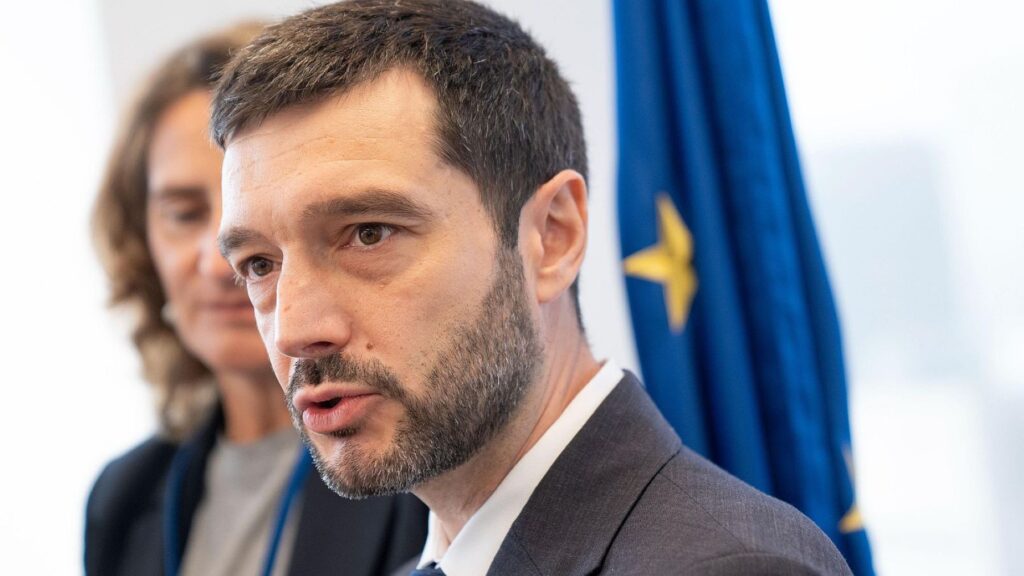 Prohibición de bebidas energéticas a menores en España hasta los 18 años