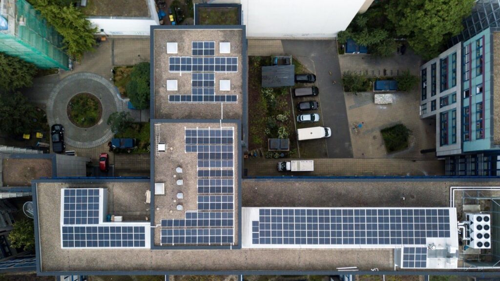 Autoconsumo energético en León reduce emisiones y refuerza la independencia energética