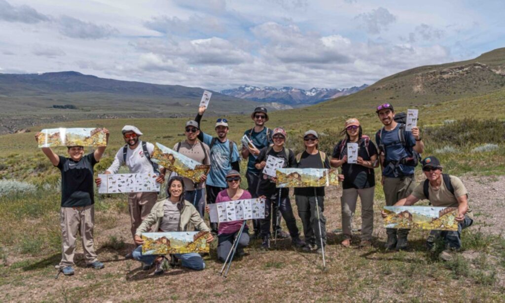 Comunidades locales crean guías de campo para proteger parques de la patagonia