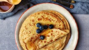 Crepes ecológicos con miel y arándanos: cómo preparar crepes caseras con ingredientes naturales