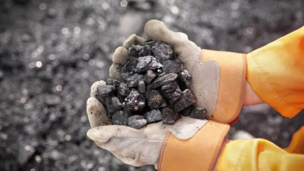 Salida de los combustibles fósiles: más de 50 países avanzan hacia un acuerdo vinculante