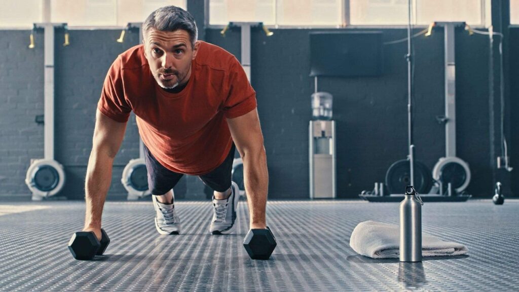 A partir de los 40 años los expertos recomiendan tomar vitamina D3 y K2 para elevar la testosterona y ganar masa muscular