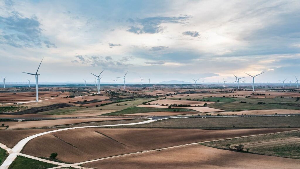 El Clúster Maestrazgo reclama desbloquear el megaproyecto eólico en Teruel clave para la comarca