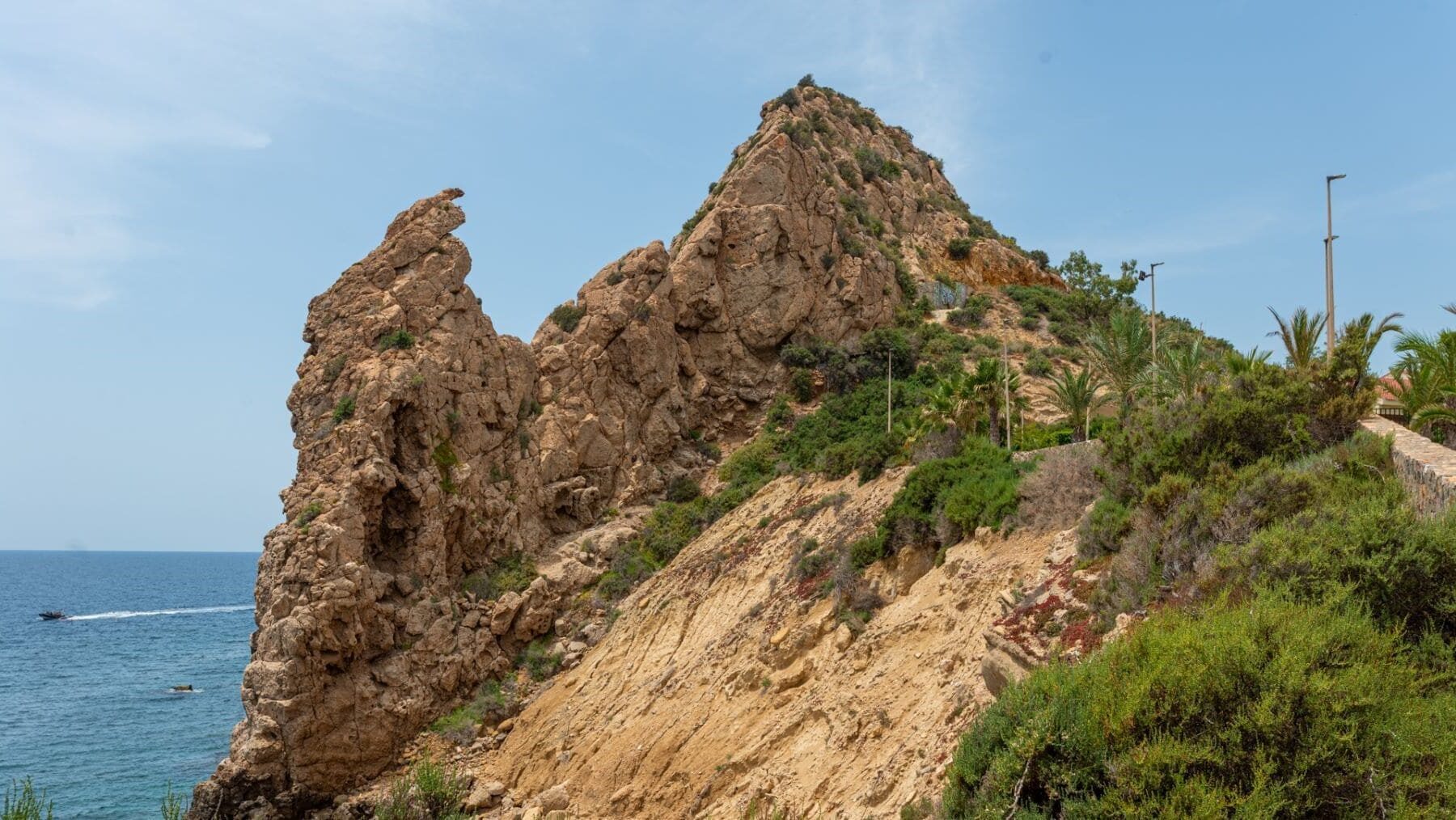 La transformación ecológica del Pico de la Aguilica en Águilas revoluciona uno de los paisajes más emblemáticos del Mediterráneo