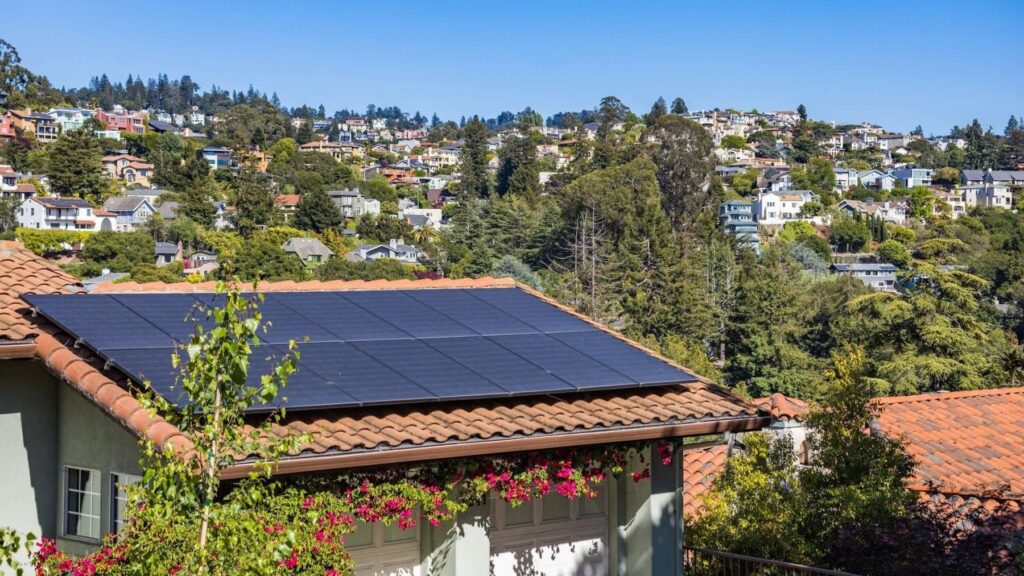Las energías renovables y los pueblos más bonitos de España chocan por el impacto sobre el paisaje rural