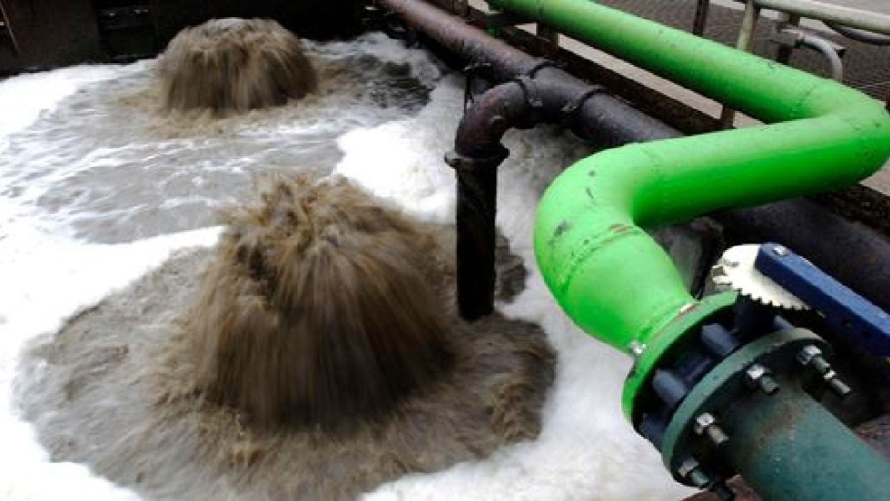 Lo que antes era un problema medioambiental ahora es un tesoro: científicos convierten aguas residuales en gas natural al 99% acabando con el metano fósil