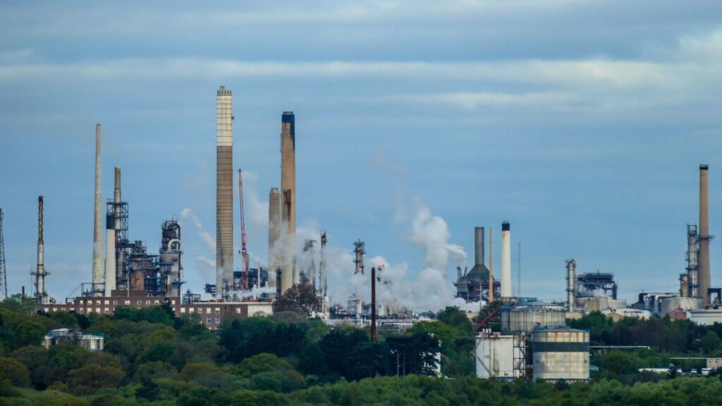 Repsol y sus acólitos de las grandes petroleras europeas se lo llevan crudo con la guerra en Irán y disparan sus beneficios