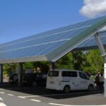 Zaragoza va a instalar paneles solares encima de aparcamientos para aprovechar el calor de los coches en verano y transformar la energía de la ciudad