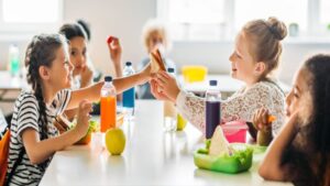 el programa escolar de consumo de frutas hortalizas y leche ecológicas enfrenta a Ecologistas en Acción con el Gobierno aragonés