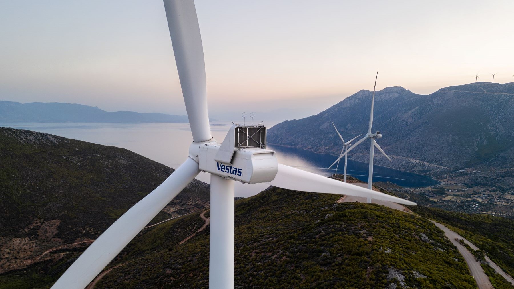 Cataluña producirá más energía con menos aerogeneradores gracias a una renovación histórica