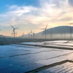 Las energías renovables debieron impulsarse hace años para evitar esta dependencia al petróleo, reconoce ahora la UE