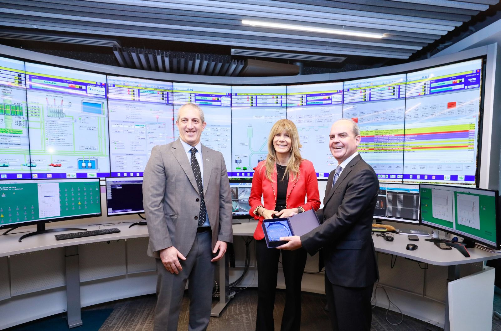 AES Andes y Cencosud extienden uno de los mayores acuerdos de energía renovable para suministro del retail en Chile