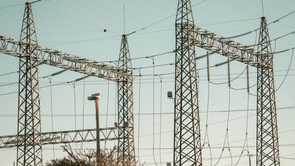 El Gobierno impulsa una inversión histórica en redes eléctricas hasta 2030 con 17.900 millones más – ECOticias.com