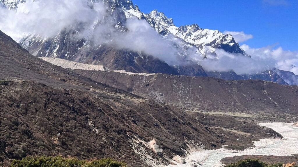 Catástrofe glaciar en Nepal: el Himalaya encadena inundaciones mientras crece el riesgo de nuevas avalanchas – ECOticias.com