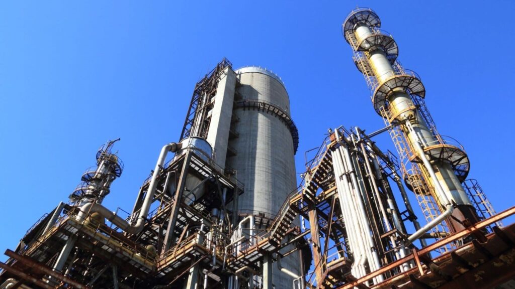 España sustituye combustibles fósiles por renovables en 25 plantas industriales con solar y biomasa – ECOticias.com