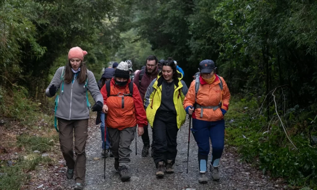 Firman convenio para fortalecer la formación de guías de turismo y conservación