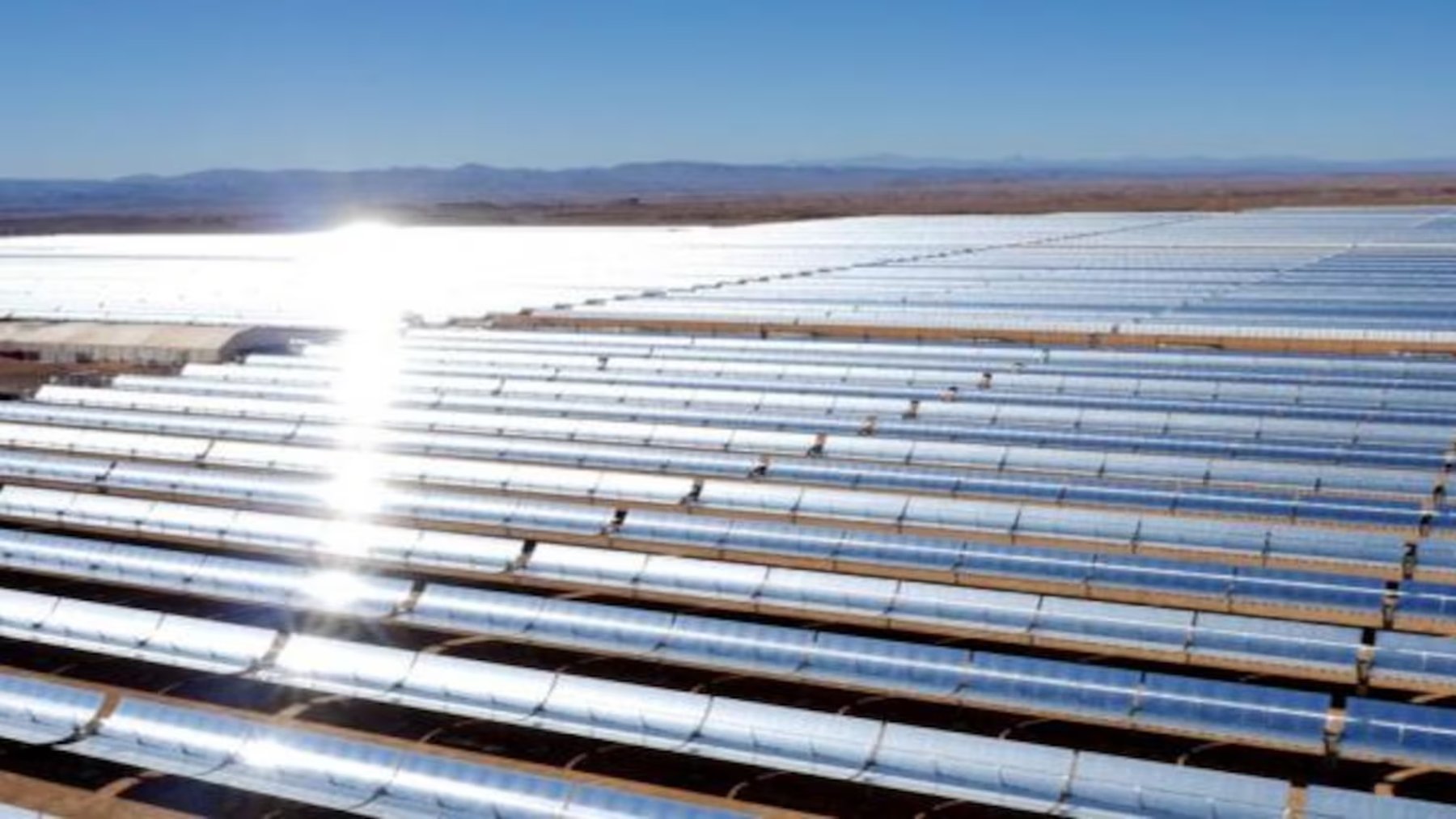 Marruecos levantó a las puertas del Sáhara Noor, el complejo de 580 MW con miles de espejos y una torre solar pensado para dar luz a más de un millón de personas