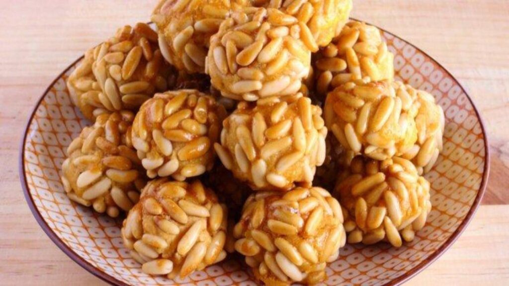Cómo hacer panellets ecológicos para Todos los Santos: seis ingredientes y seis minutos de horno