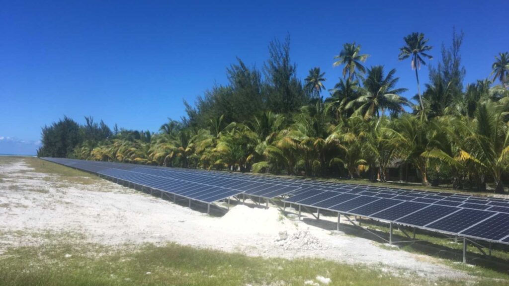 Marlon Brando descubrió el atolón de Tetiaroa rodando «Rebelión a bordo» y hoy es un refugio de 35 villas que se enfría con agua del océano bombeada desde 960 metros de profundidad